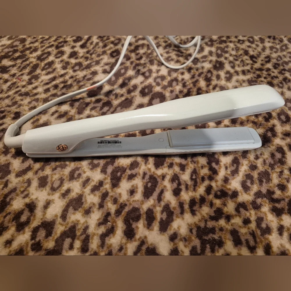 T3 White Singlepass Styleplus Hair Straightener Unused-Like New